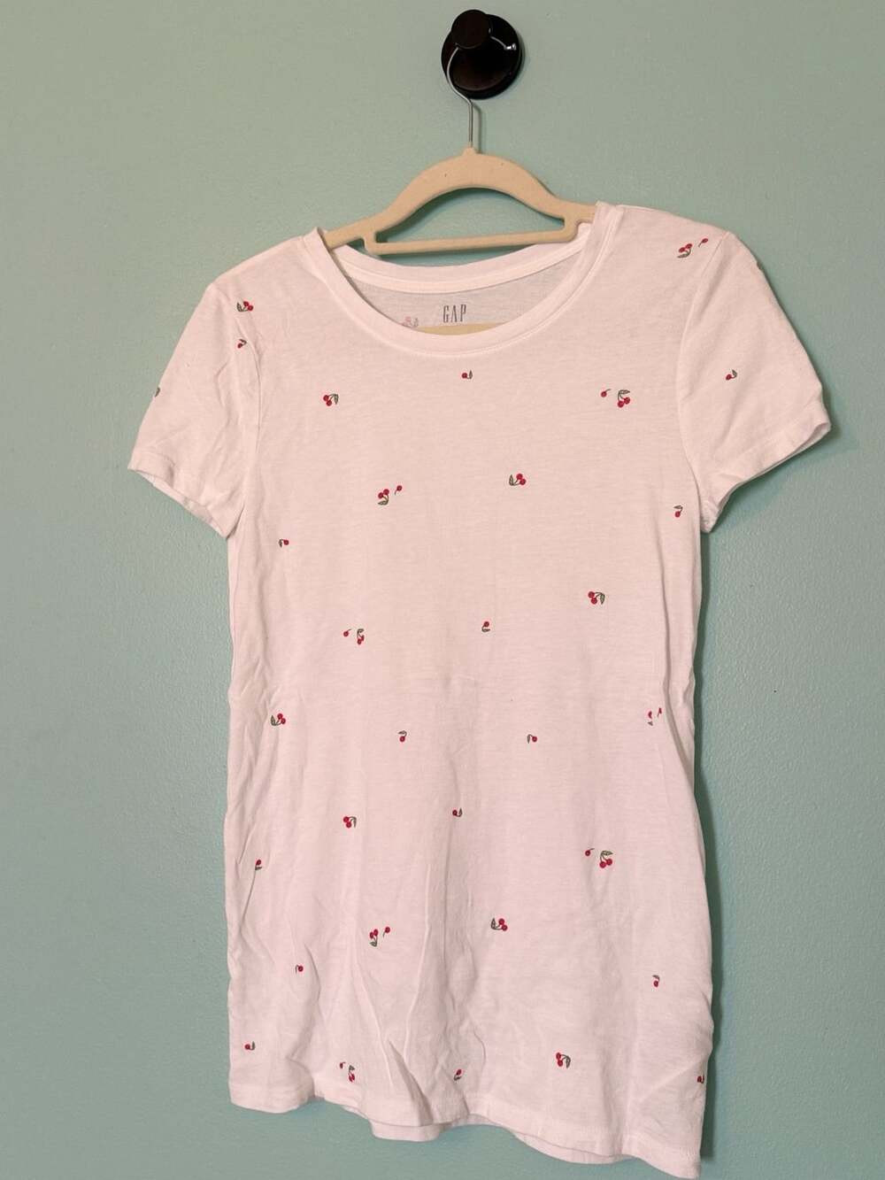 Gap Favorite Tee Size XS White Cherry Print Short Sleeve T-Shirt
